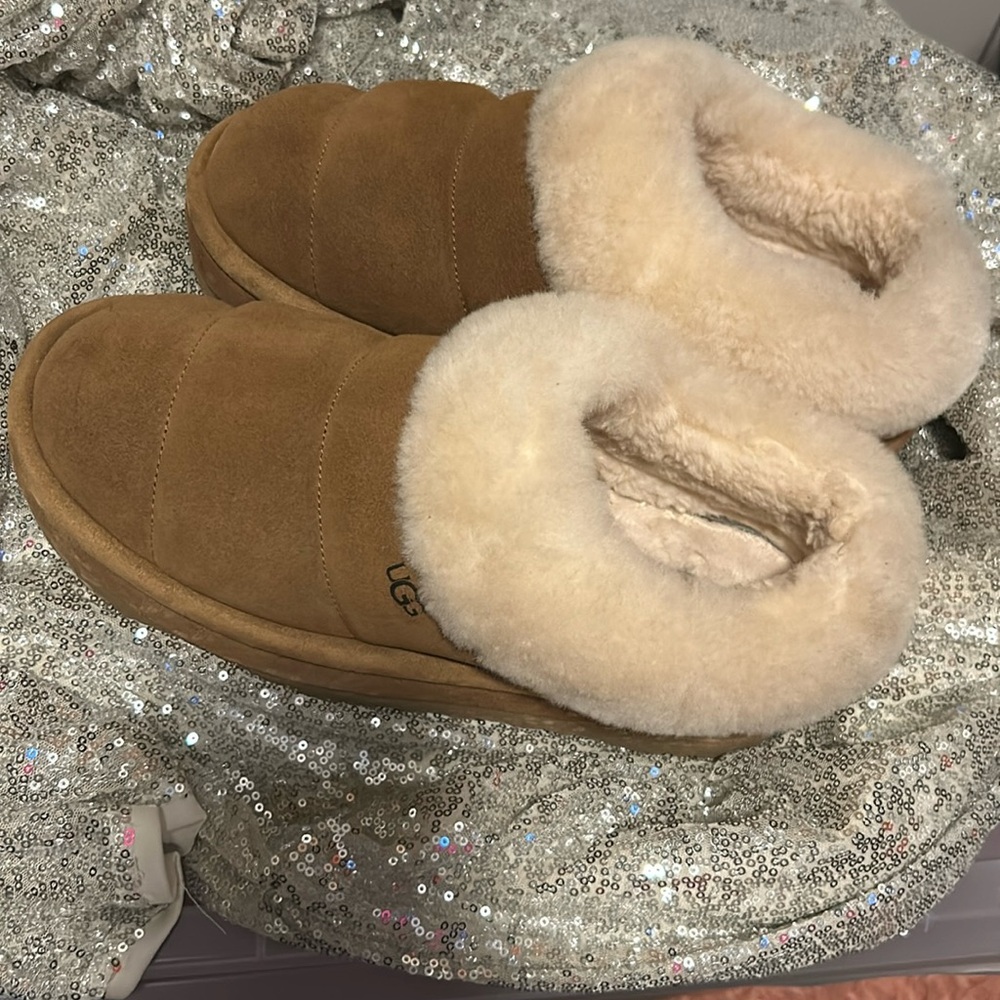 Tazzlita Suede Fur Collar Platform Clog Slippers